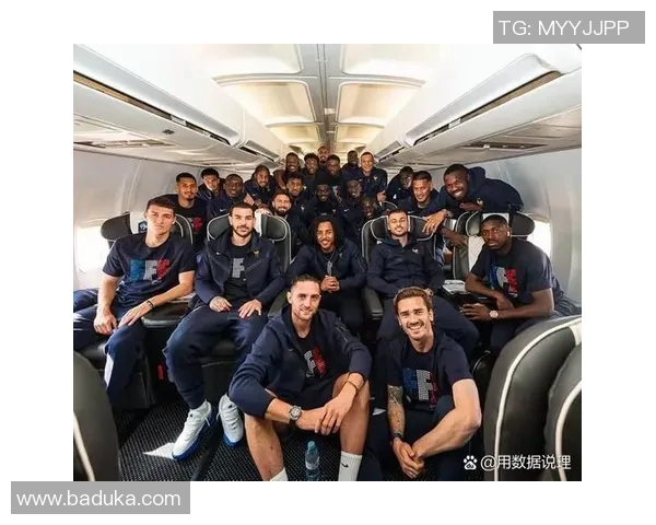 德国足球戴帽子球星的精彩瞬间与历史意义解析 德国足球戴帽子球星的精彩瞬间与历史意义解析