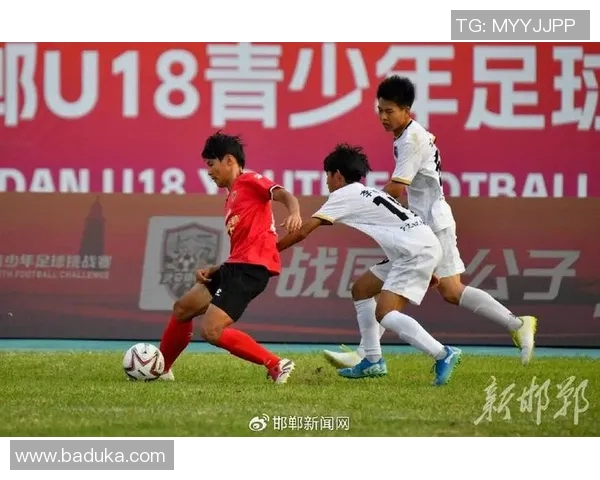 耐克旗下足球巨星逐梦绿茵场彰显速度力量与激情魅力 耐克旗下足球巨星逐梦绿茵场彰显速度力量与激情魅力