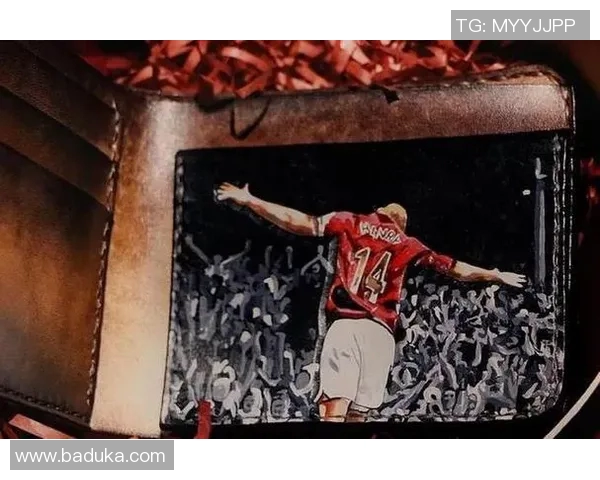 足球界的传奇瞬间：那位踢破网的球星和他的惊世之球