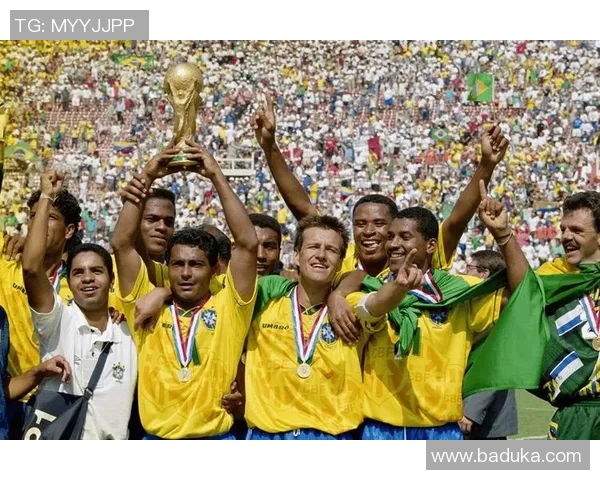 世界顶级足球老球星回顾 不朽传奇与荣耀时刻永载史册 世界顶级足球老球星回顾 不朽传奇与荣耀时刻永载史册